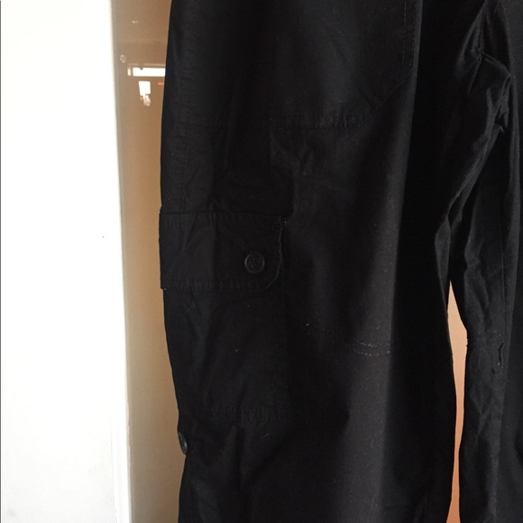 Maternity cargo capris - Picture 2 of 6